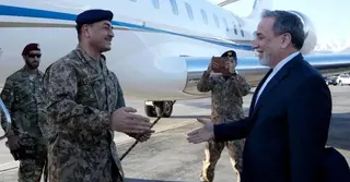 তেহরানে পাকিস্তানের সেনাপ্রধানকে স্বাগত জানালেন আরাঘচি